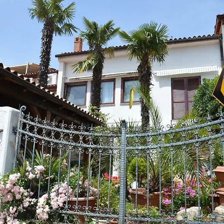 Apartament Hous Mira Poreč Zewnętrze zdjęcie