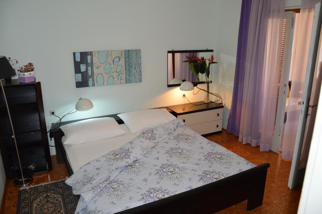Apartament Hous Mira *
